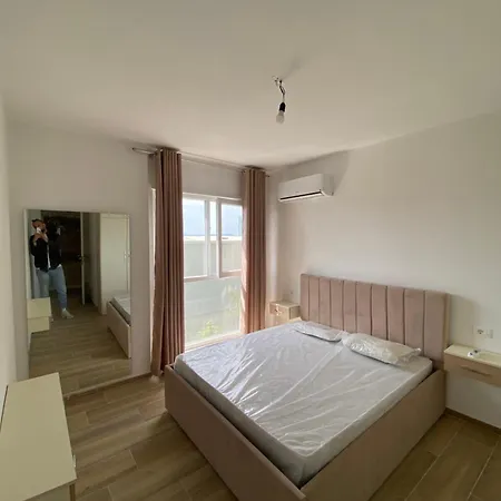 Close To The Airport & Handy For Center *