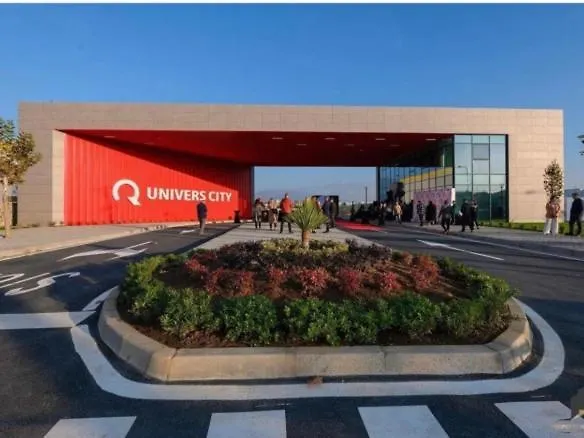 Close To The Airport & Handy For Center